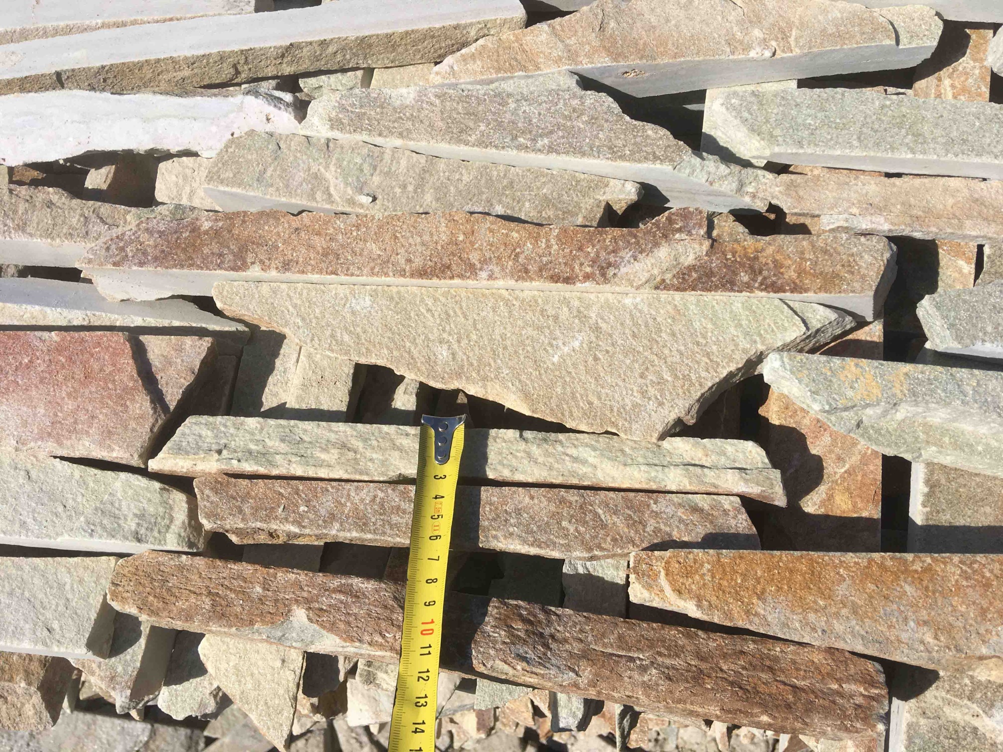 Горбушка златолит золотистый для облицовки купить в Одинцово