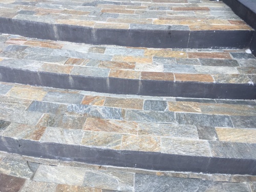 Плитка из Златолита Уральского для лестницы купить в Одинцово