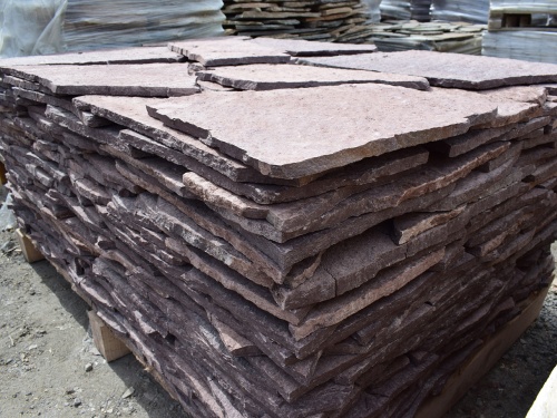 Плитняк лемезит бордовый для облицовки цоколя 20-25 мм  купить в Одинцово