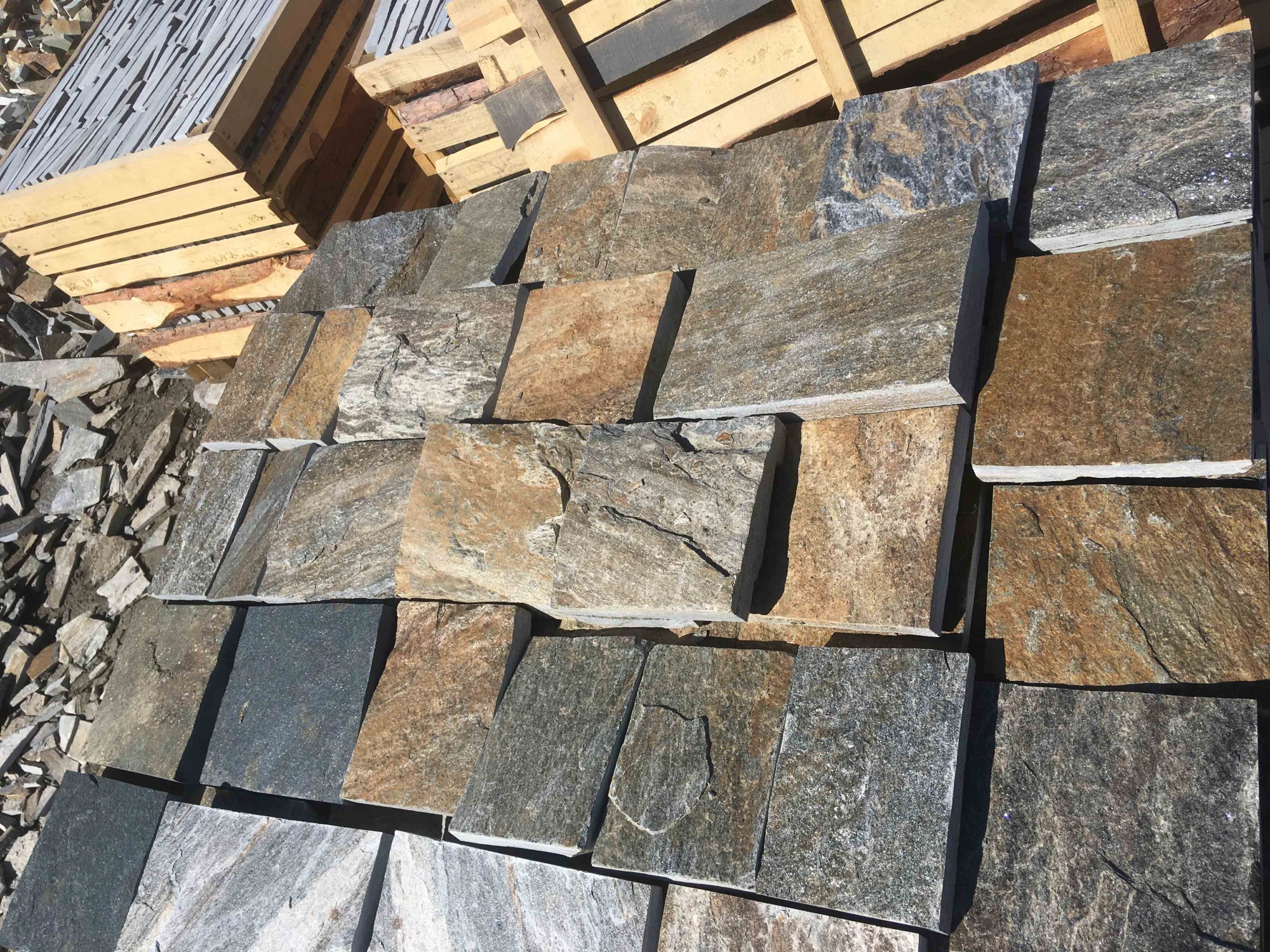 Плитка пилёная златолит Уральский для фасада купить в Одинцово