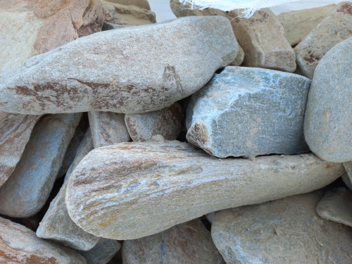 Златолит жёлтый, жёлто-зелёный глыбки и валуны для ланшафтного дизайна купить в Одинцово