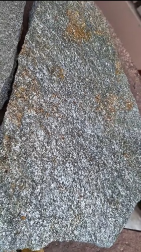 Плитняк златолит серебристый для цоколя, отмостки купить в Одинцово