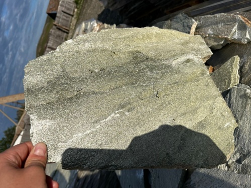 Плитняк златолит зелёный для цоколя, отмостки купить в Одинцово