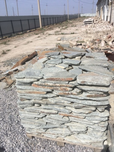 Златолит серебристый галтованный для цоколя купить в Одинцово