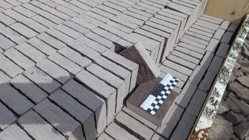 Купить брусчатку лемезит бордовый